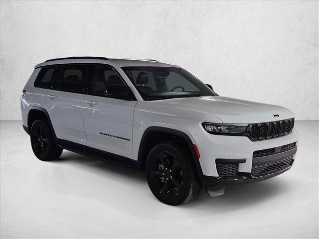 Used 2023 Jeep Grand Cherokee L Laredo RWD image 3