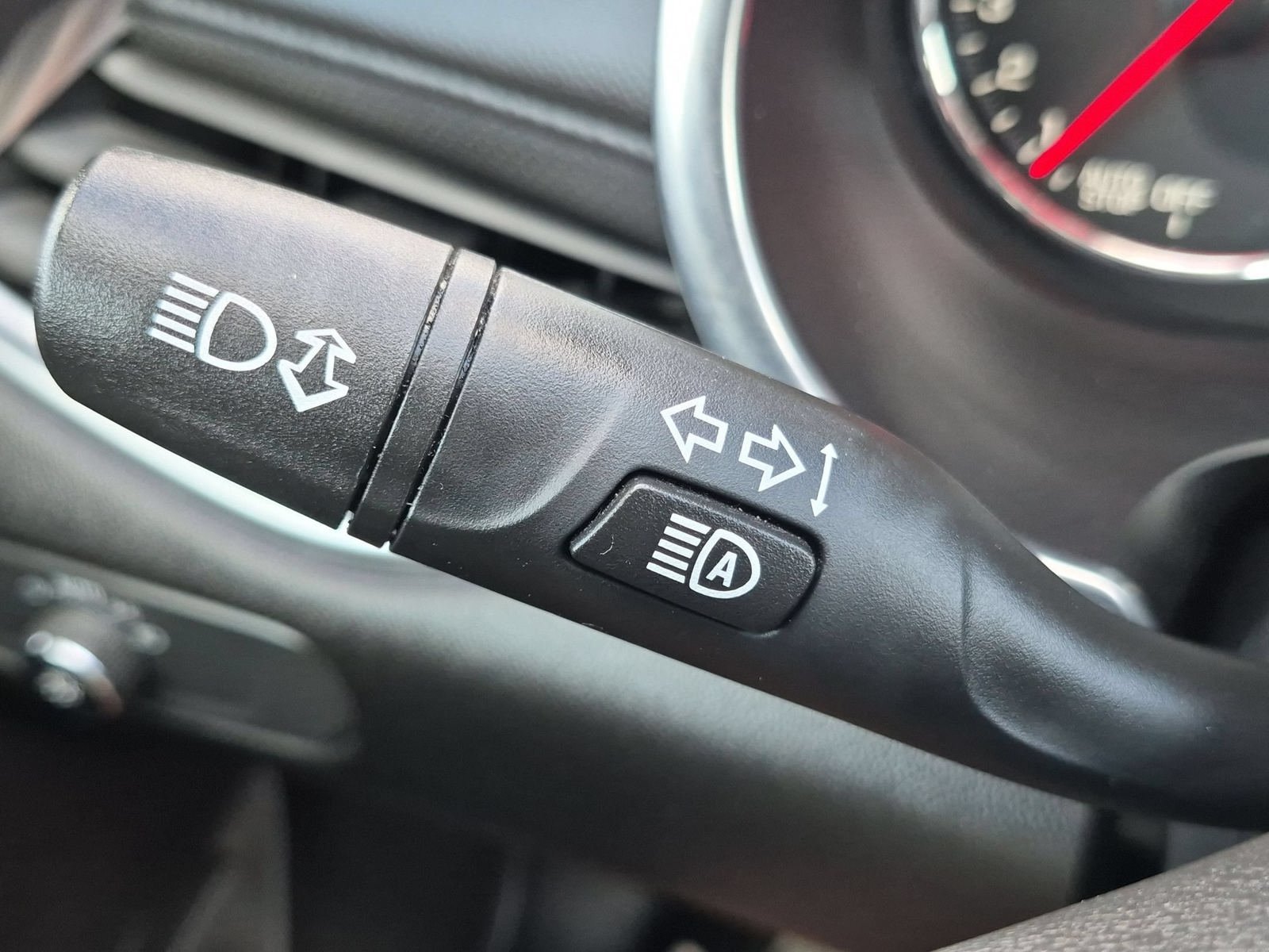 Used 2024 Chevrolet Malibu LT FWD image 16