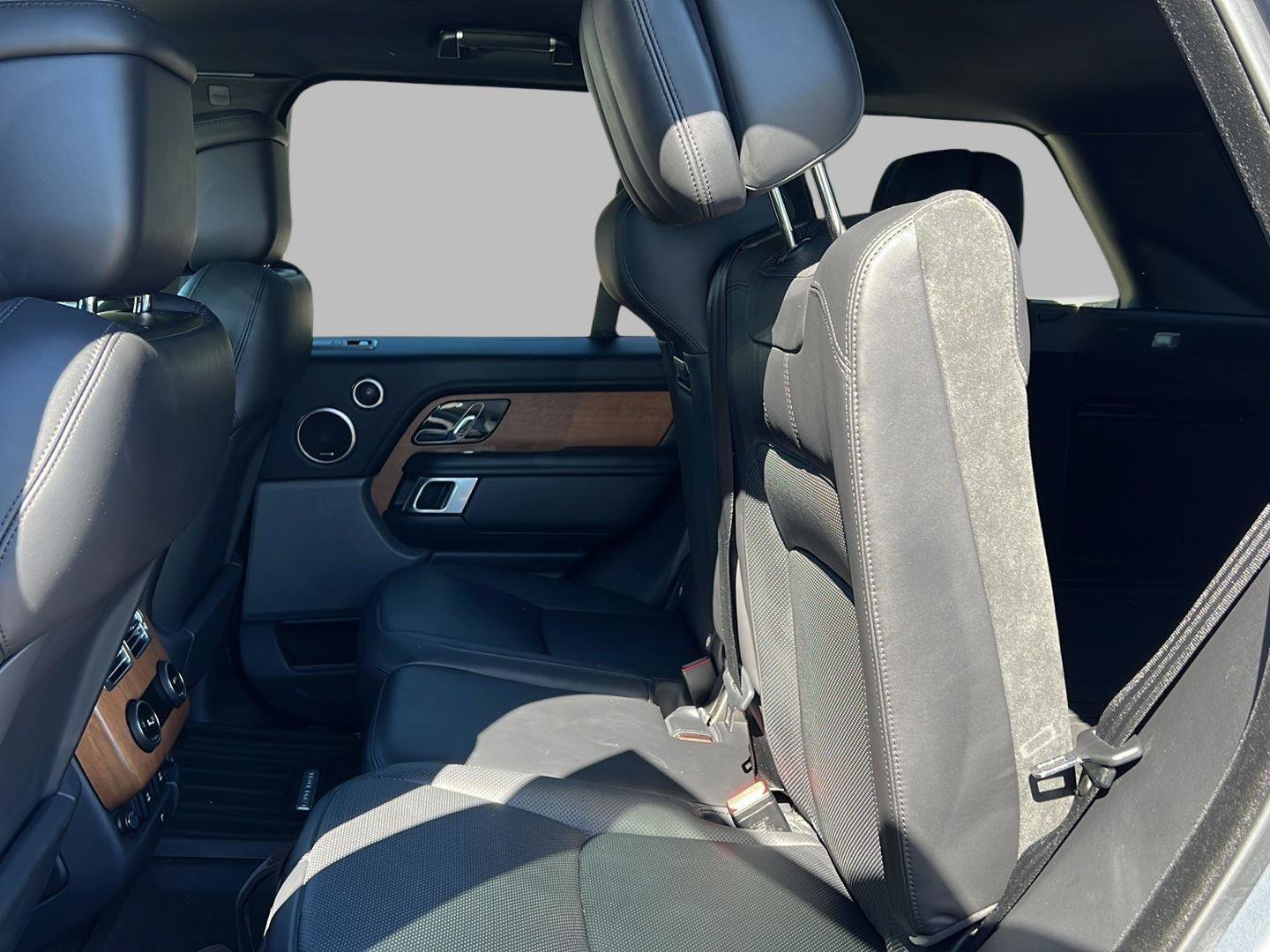 Used 2020 Land Rover Range Rover HSE image 26