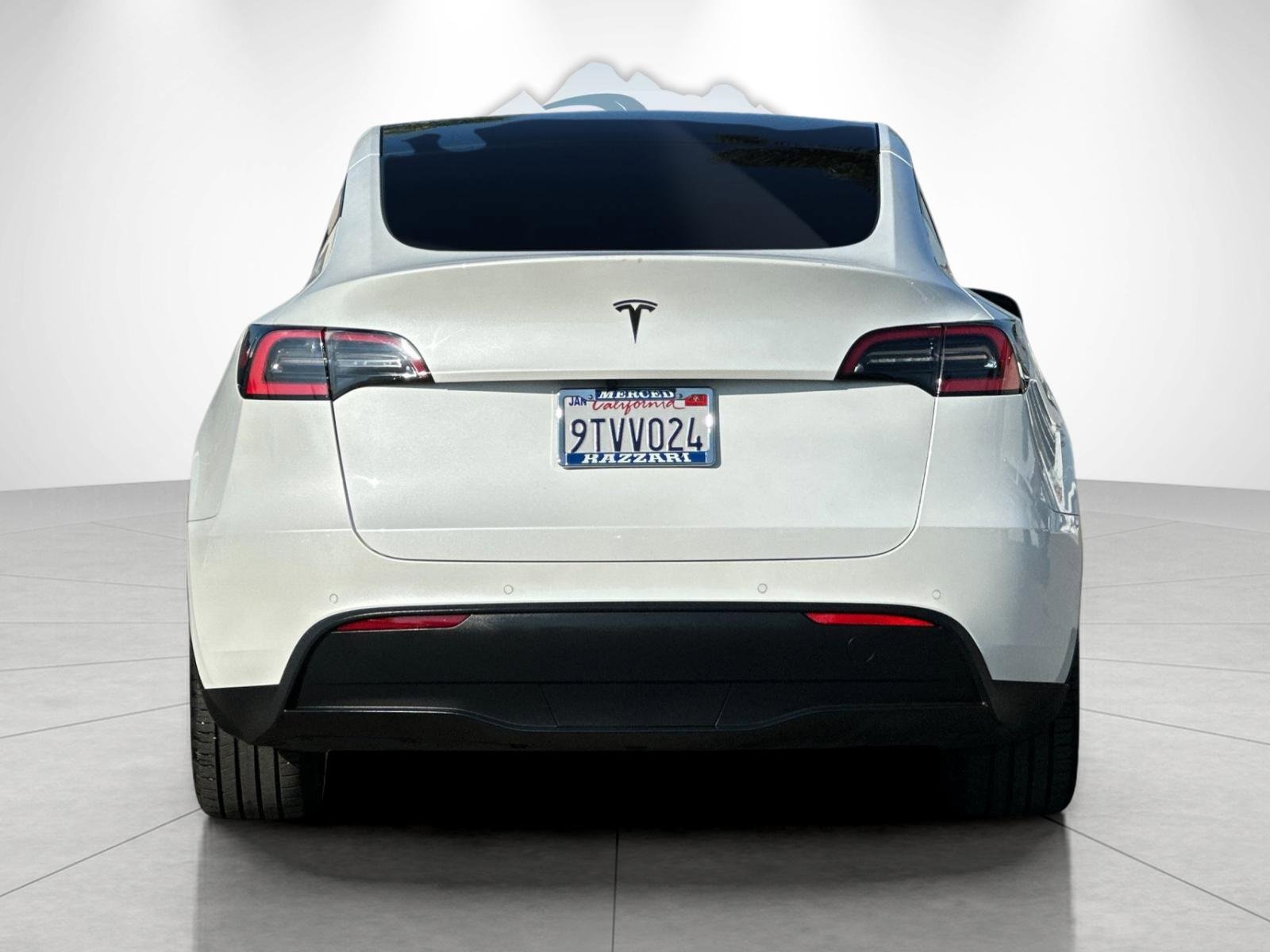 Used 2021 Tesla Model Y Standard Range image 4