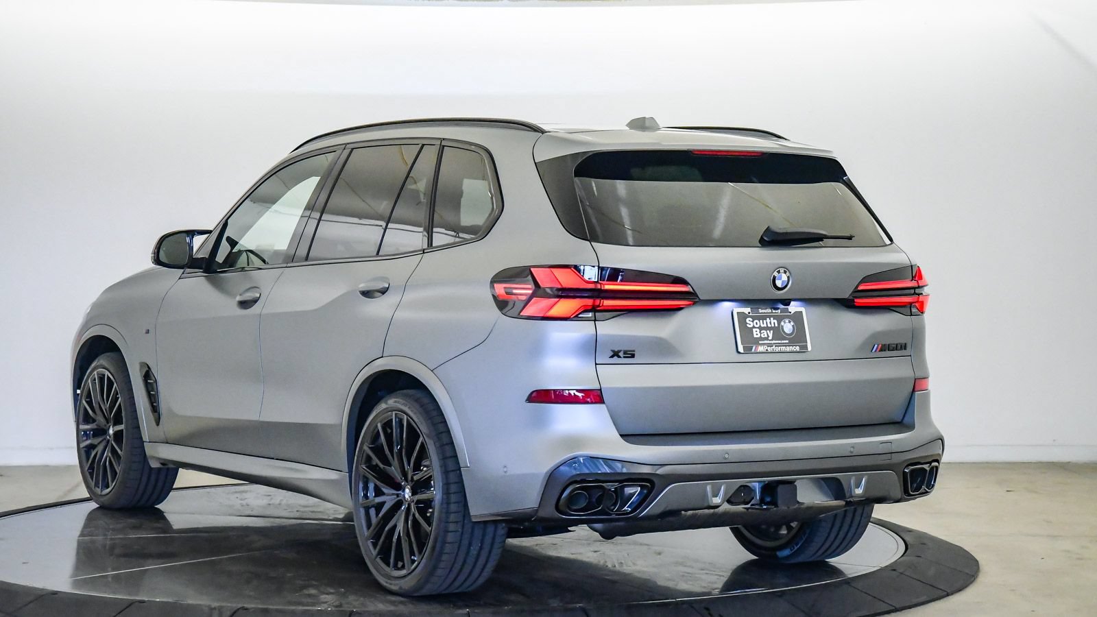 New 2026 BMW X5 M60i AWD/4WD image 2