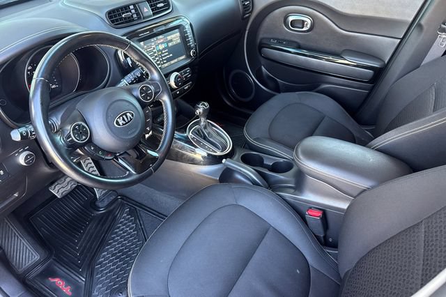 Used 2014 Kia Soul + w/ Audio Package FWD image 12