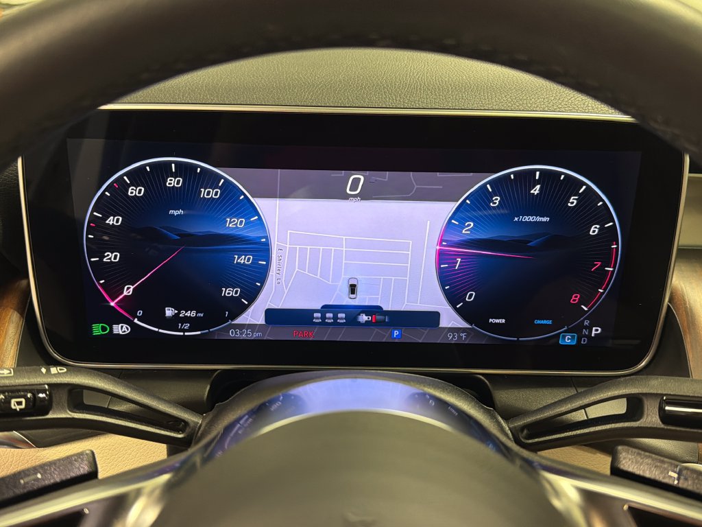 Used 2025 Mercedes-Benz GLC 300 image 32