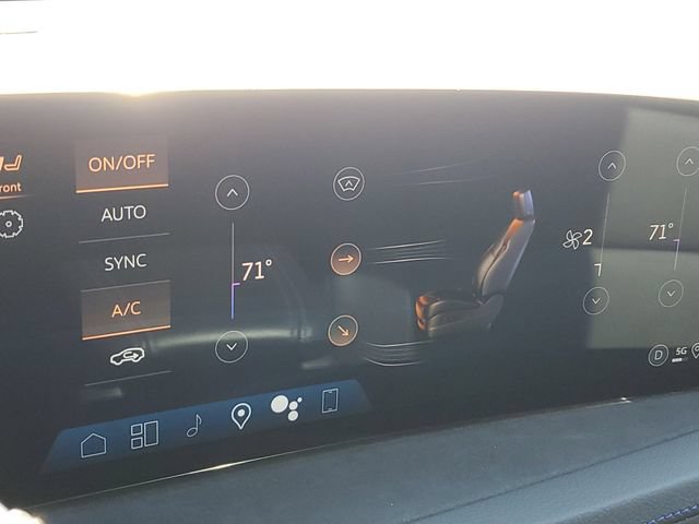Used 2025 Cadillac XT4 Sport AWD/4WD image 14