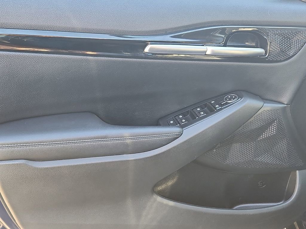 Used 2022 Kia Seltos EX image 12