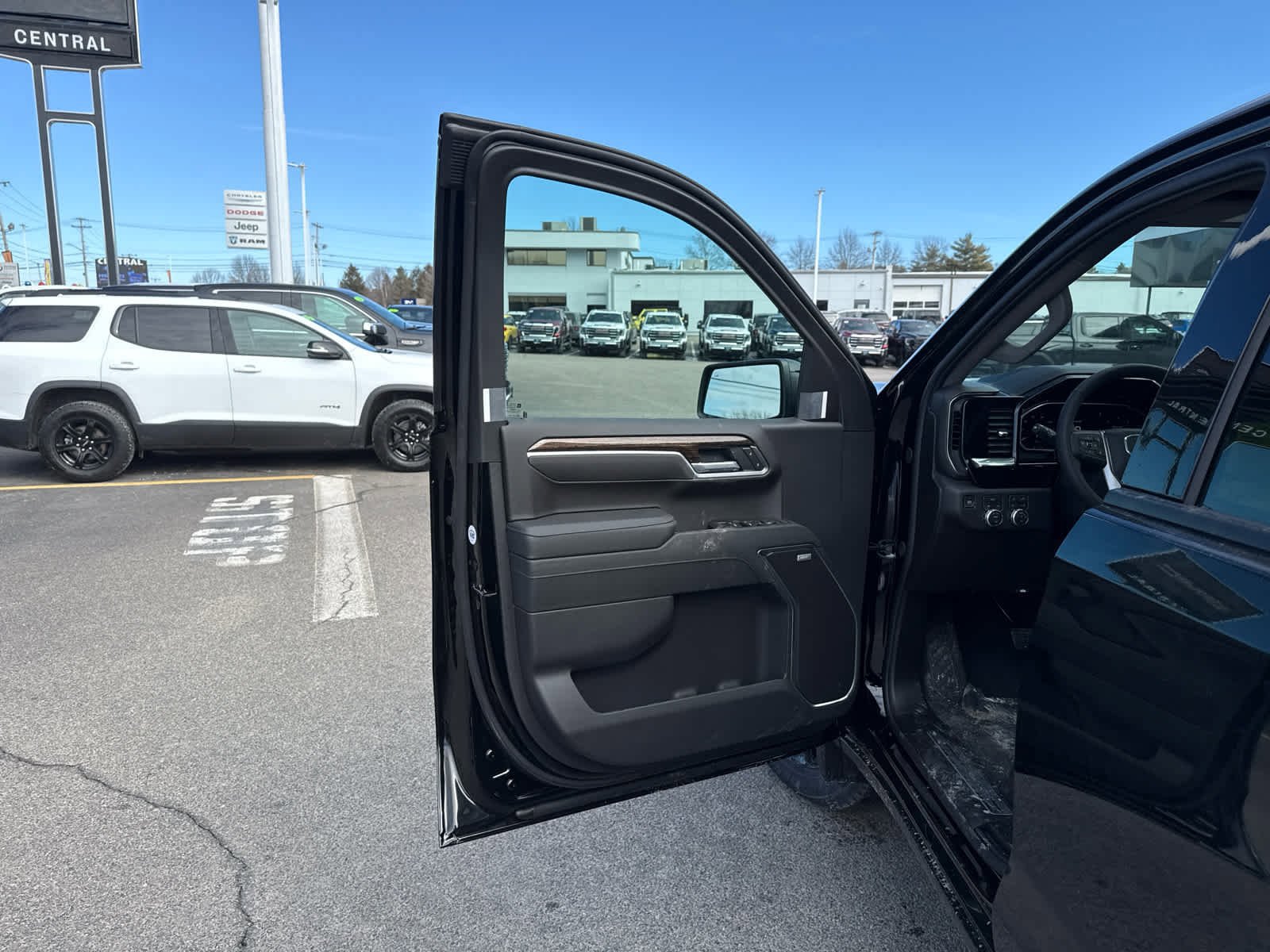 New 2026 GMC Sierra 1500 Elevation w/ Elevation Premium Package AWD/4WD image 18