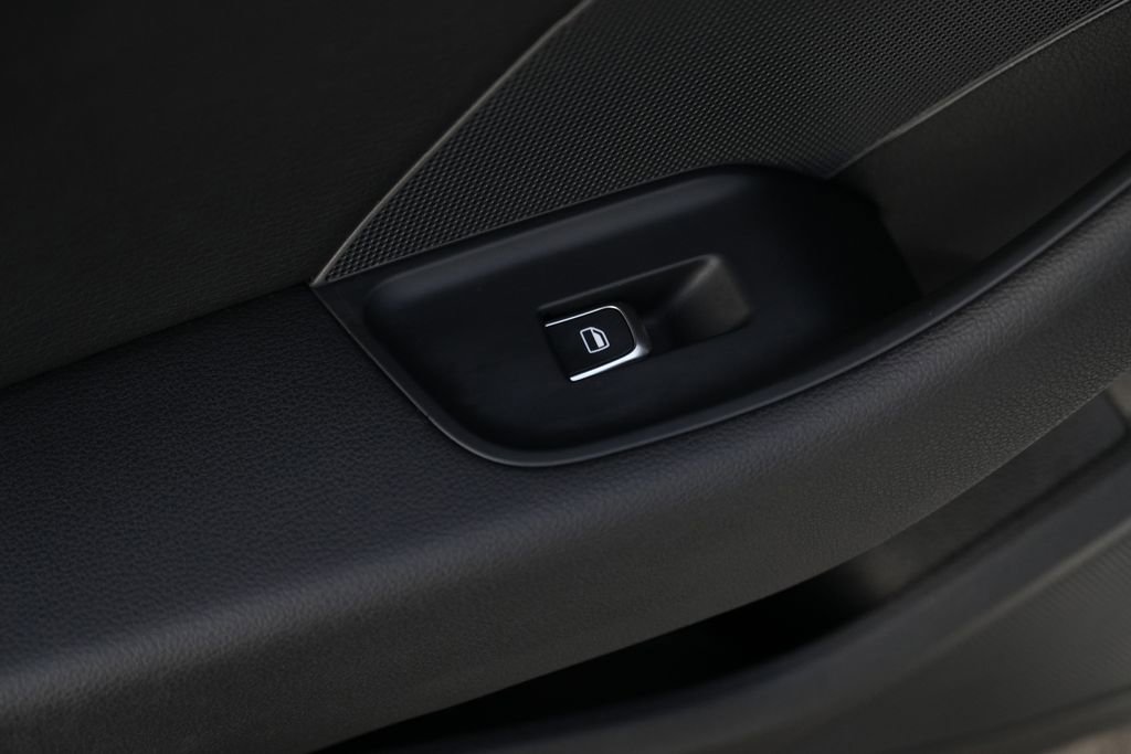 Used 2016 Audi A3 e-tron Premium Plus image 31