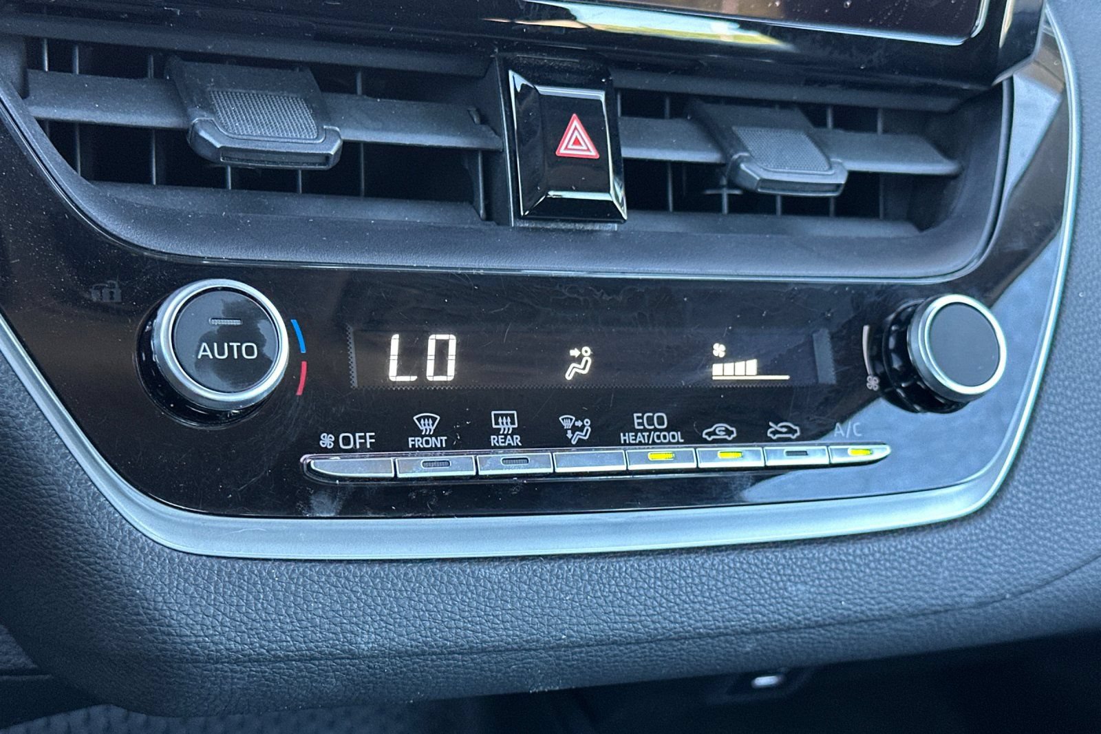 Used 2024 Toyota Corolla LE FWD image 18