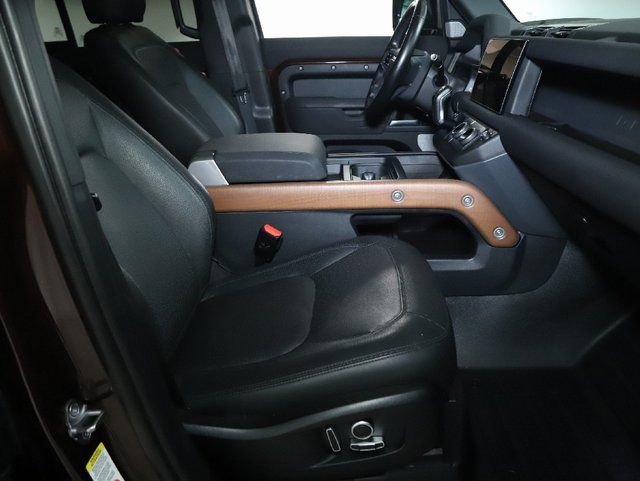 Used 2023 Land Rover Defender 130 X-Dynamic SE AWD/4WD image 32