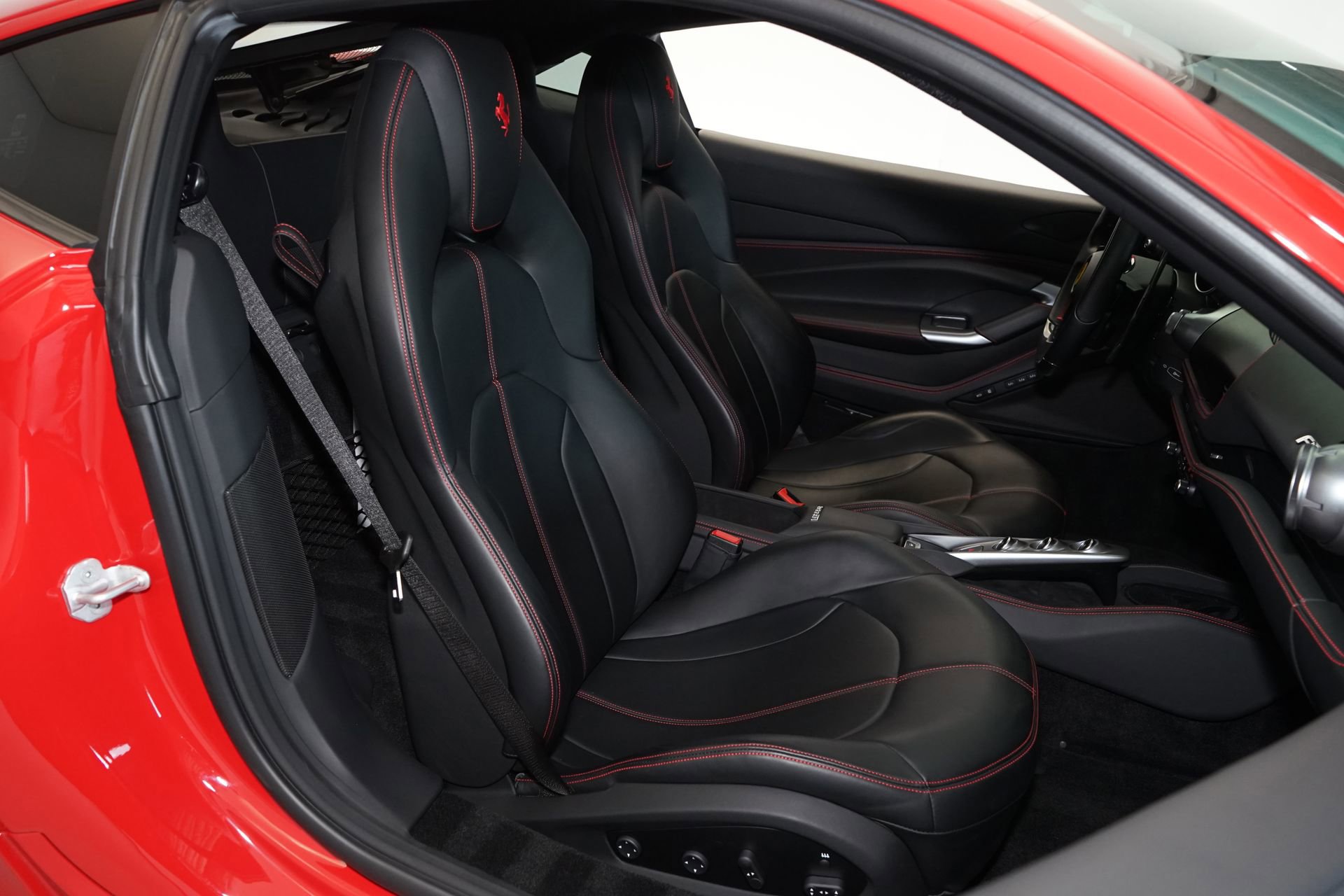 Used 2020 Ferrari F8 Tributo RWD image 12