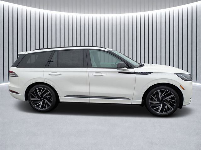 New 2026 Lincoln Aviator Black Label w/ Jet Appearance Package AWD/4WD image 2