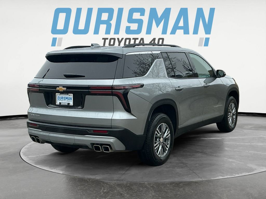 Used 2026 Chevrolet Traverse LT FWD image 7