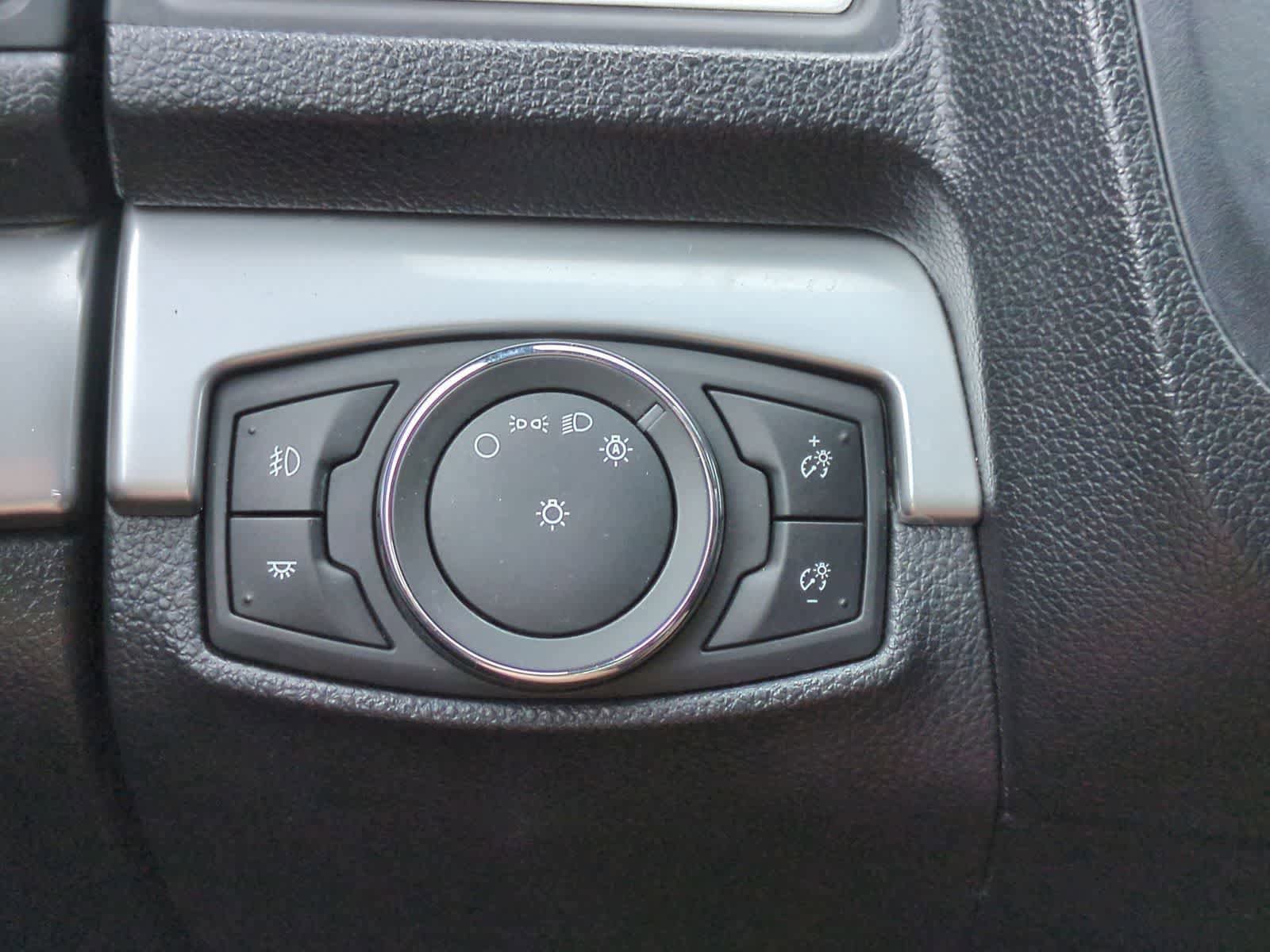 Used 2017 Ford Explorer XLT AWD/4WD image 28