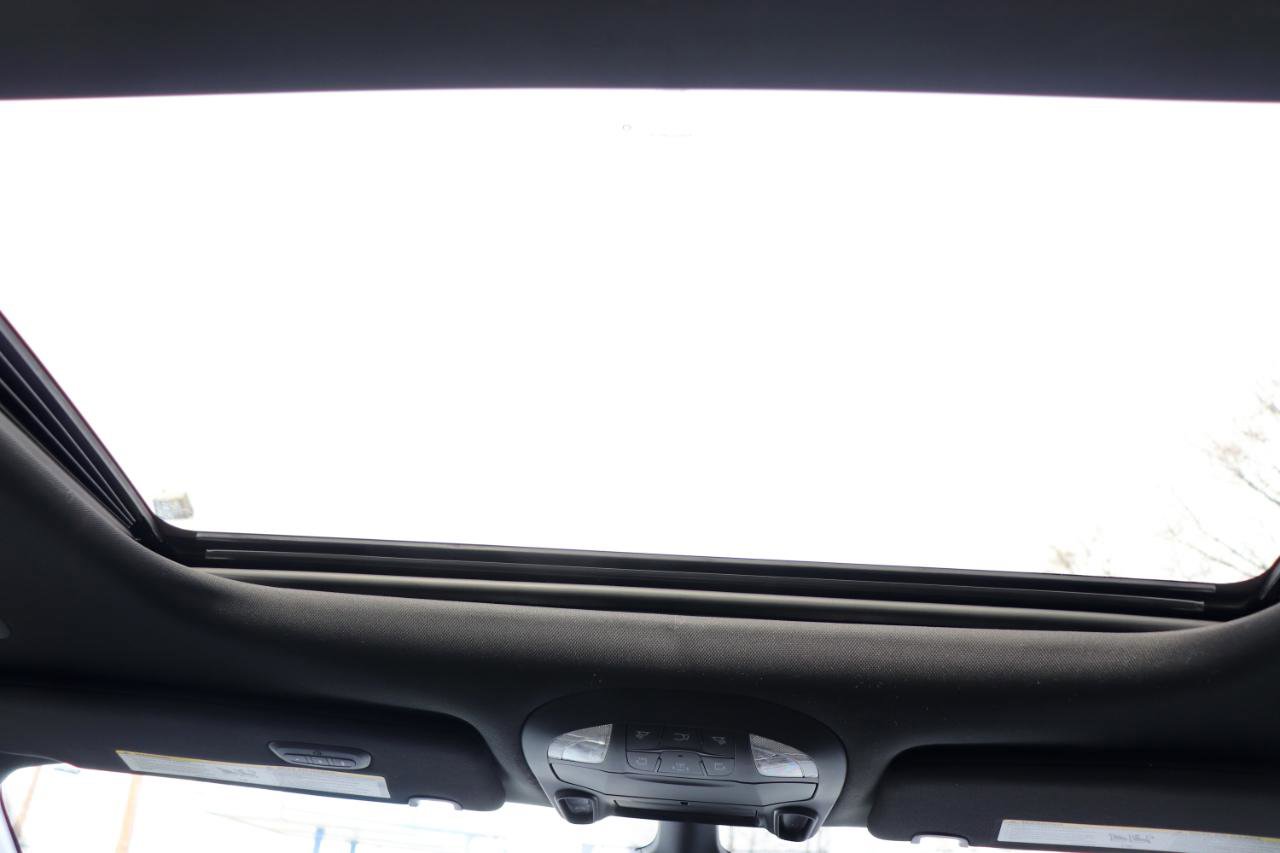 Used 2025 Chrysler Pacifica Limited image 22