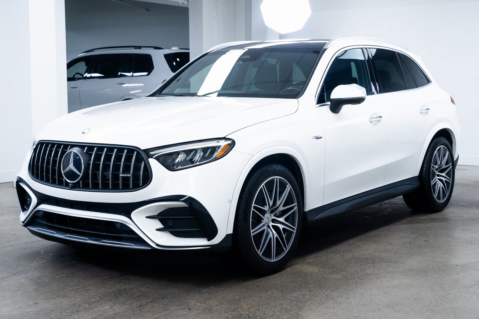 Used 2024 Mercedes-Benz GLC 43 AMG 4MATIC image 3