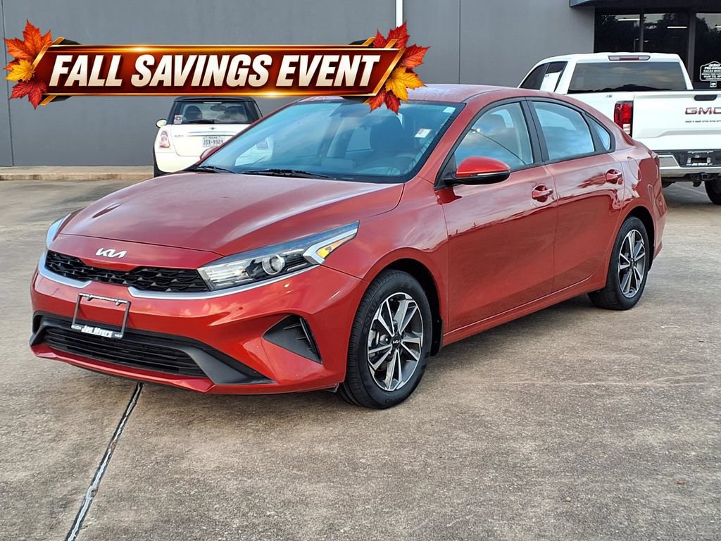 Used 2023 Kia Forte LXS w/ LXS Technology Package FWD image 3