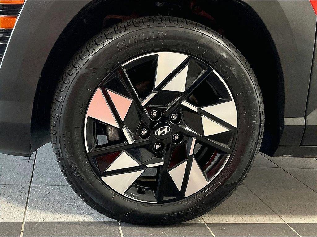 Used 2024 Hyundai Kona SEL FWD image 7