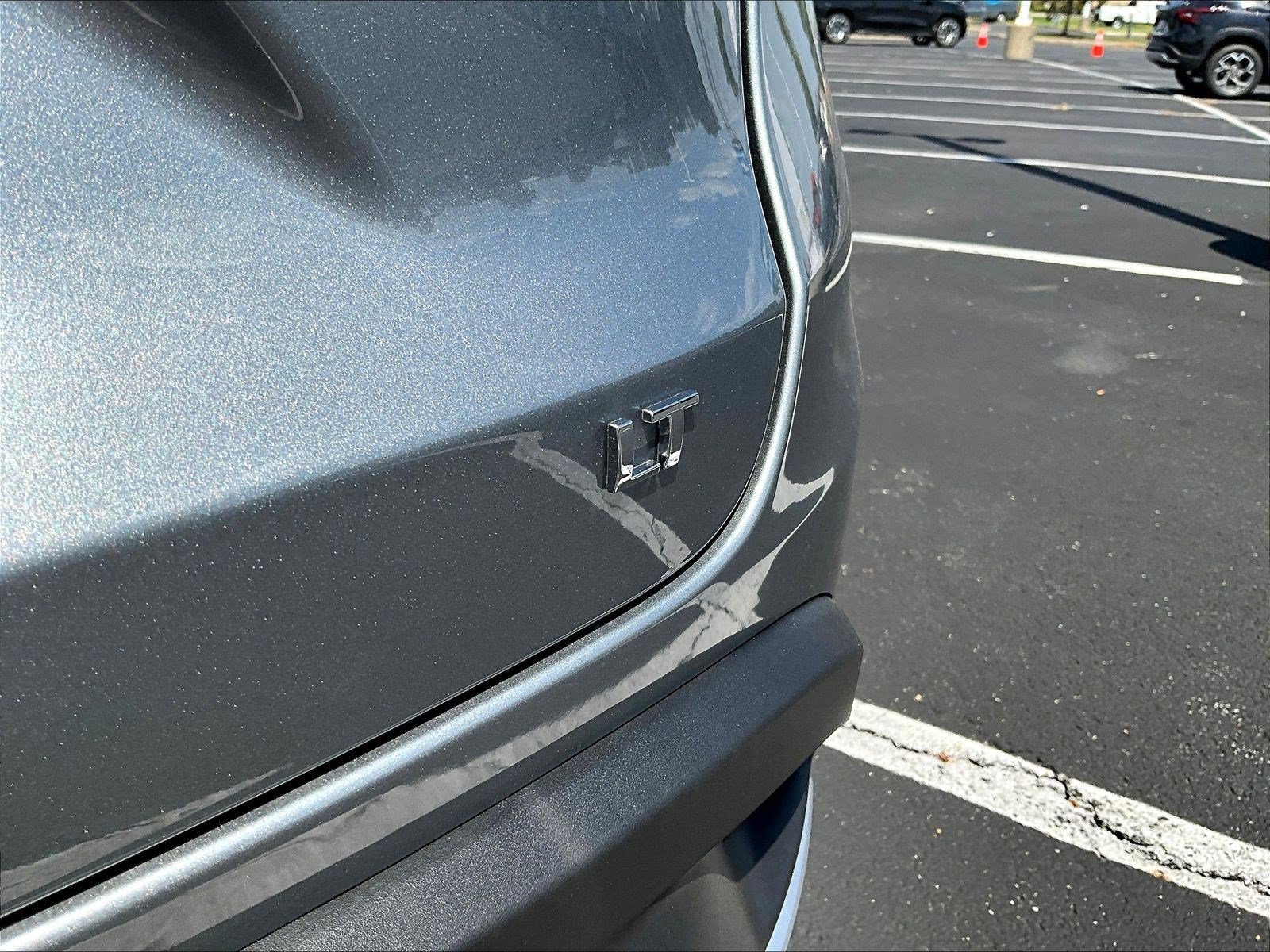 New 2026 Chevrolet Trax LT w/ Sunroof Package FWD image 14