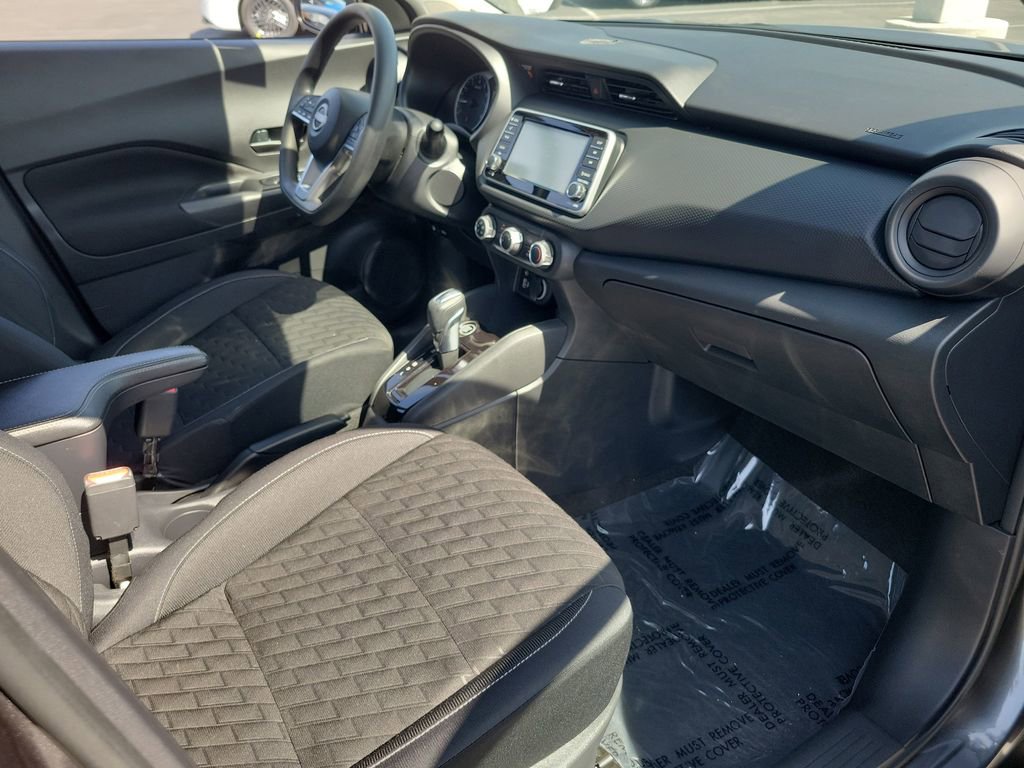 Used 2022 Nissan Kicks S FWD image 21
