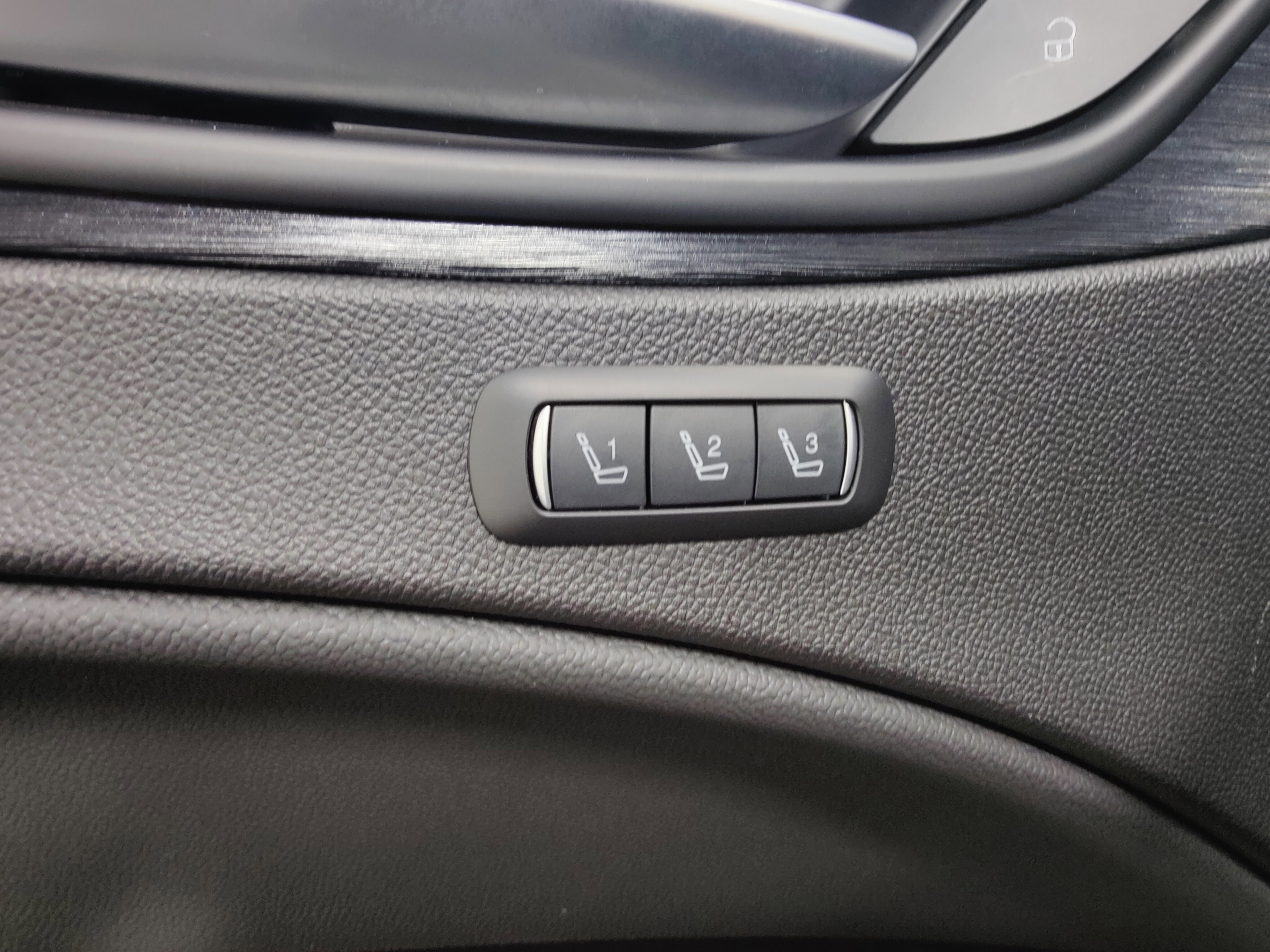 Used 2024 Alfa Romeo Stelvio Sprint image 19