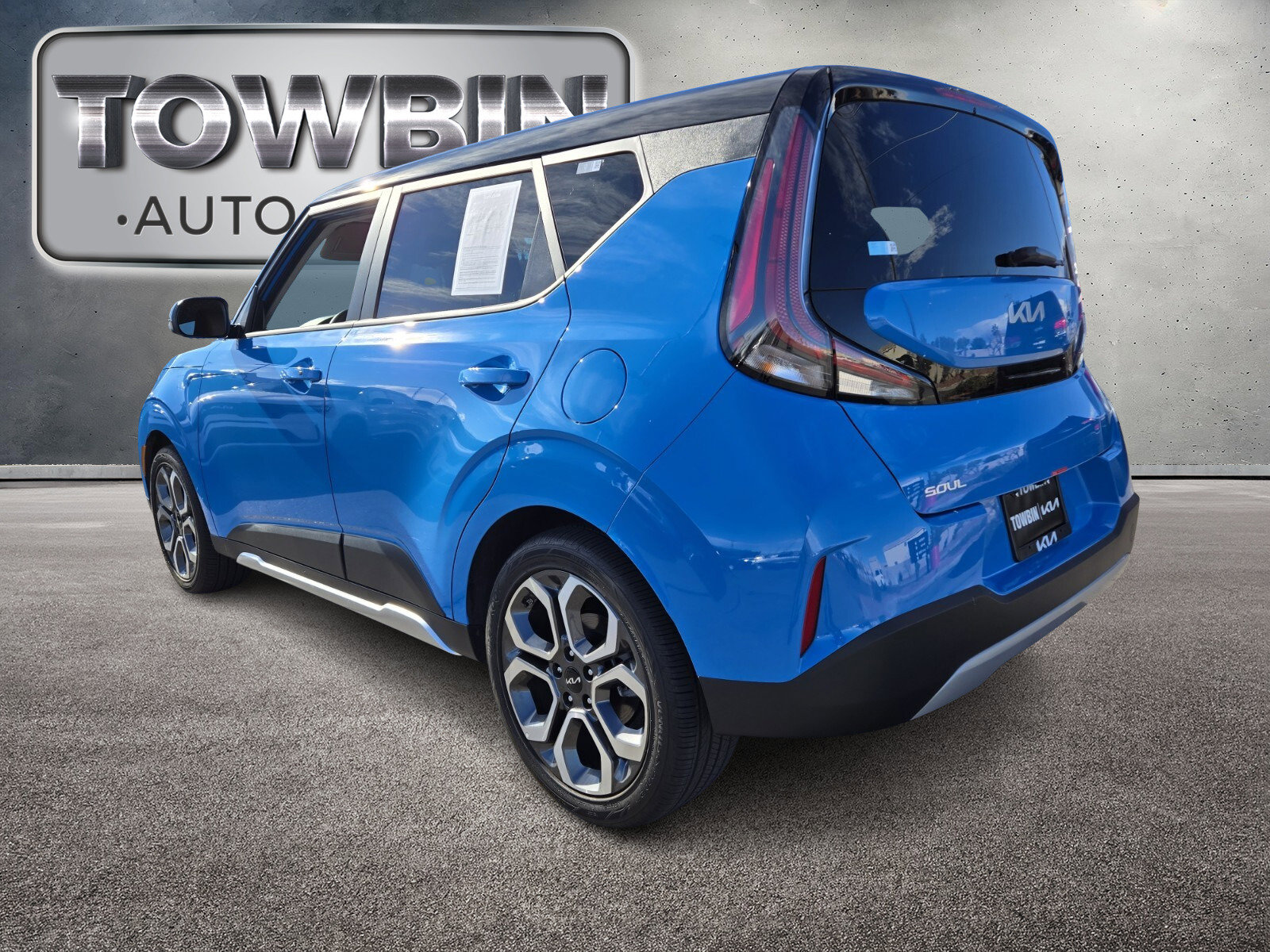 Certified 2025 Kia Soul EX image 7