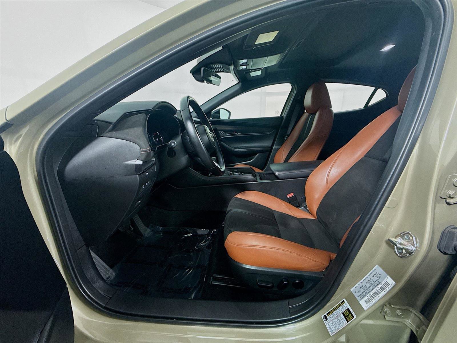 Used 2025 MAZDA MAZDA3 Carbon image 2