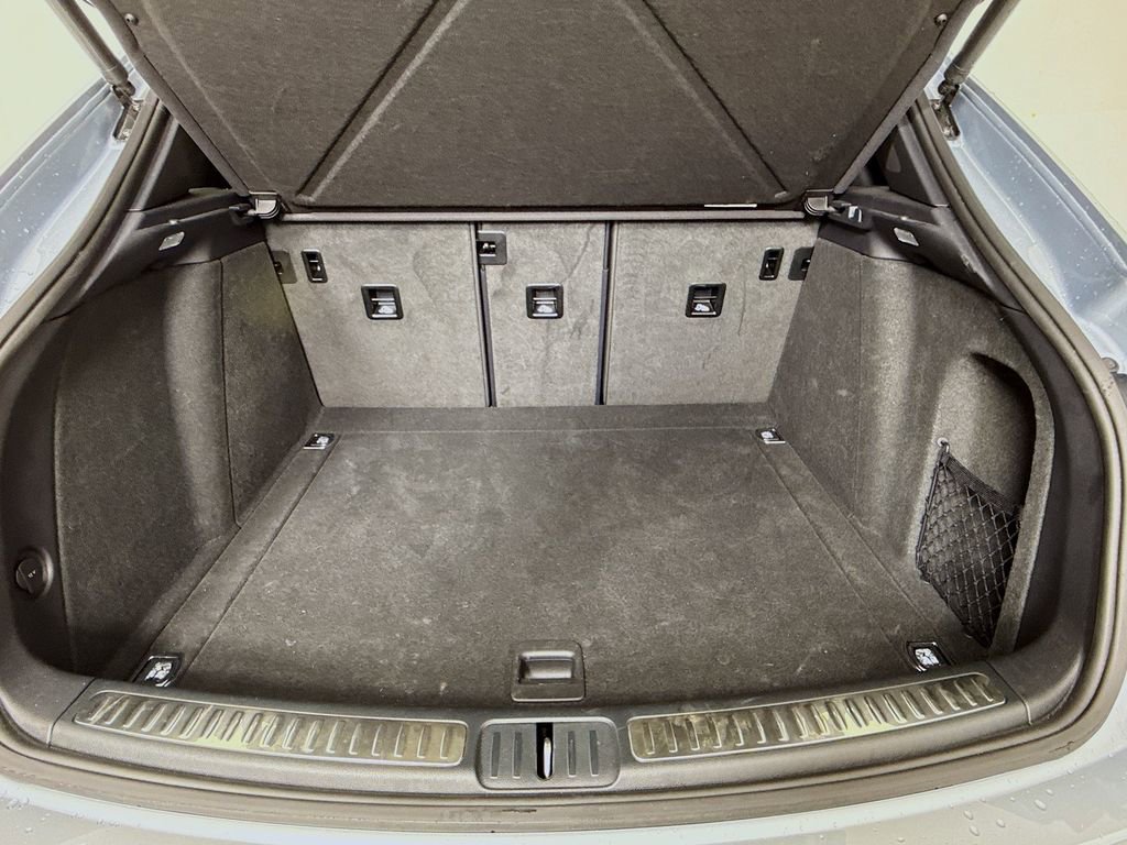 Certified 2025 Porsche Macan image 30