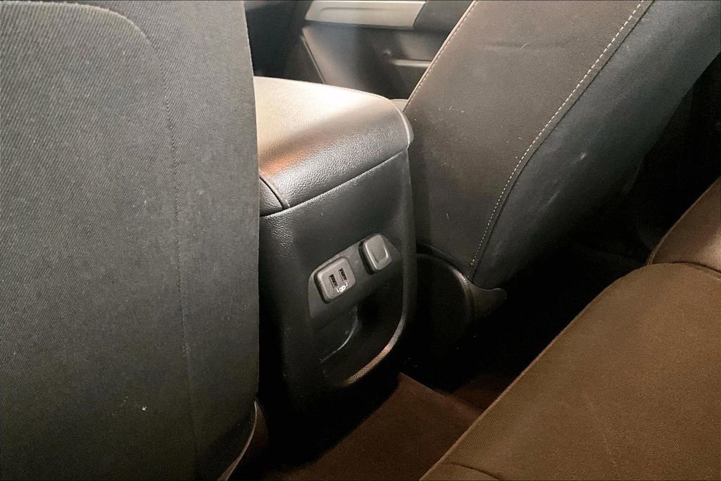 Used 2022 Chevrolet Colorado LT w/ LT Convenience Package image 11