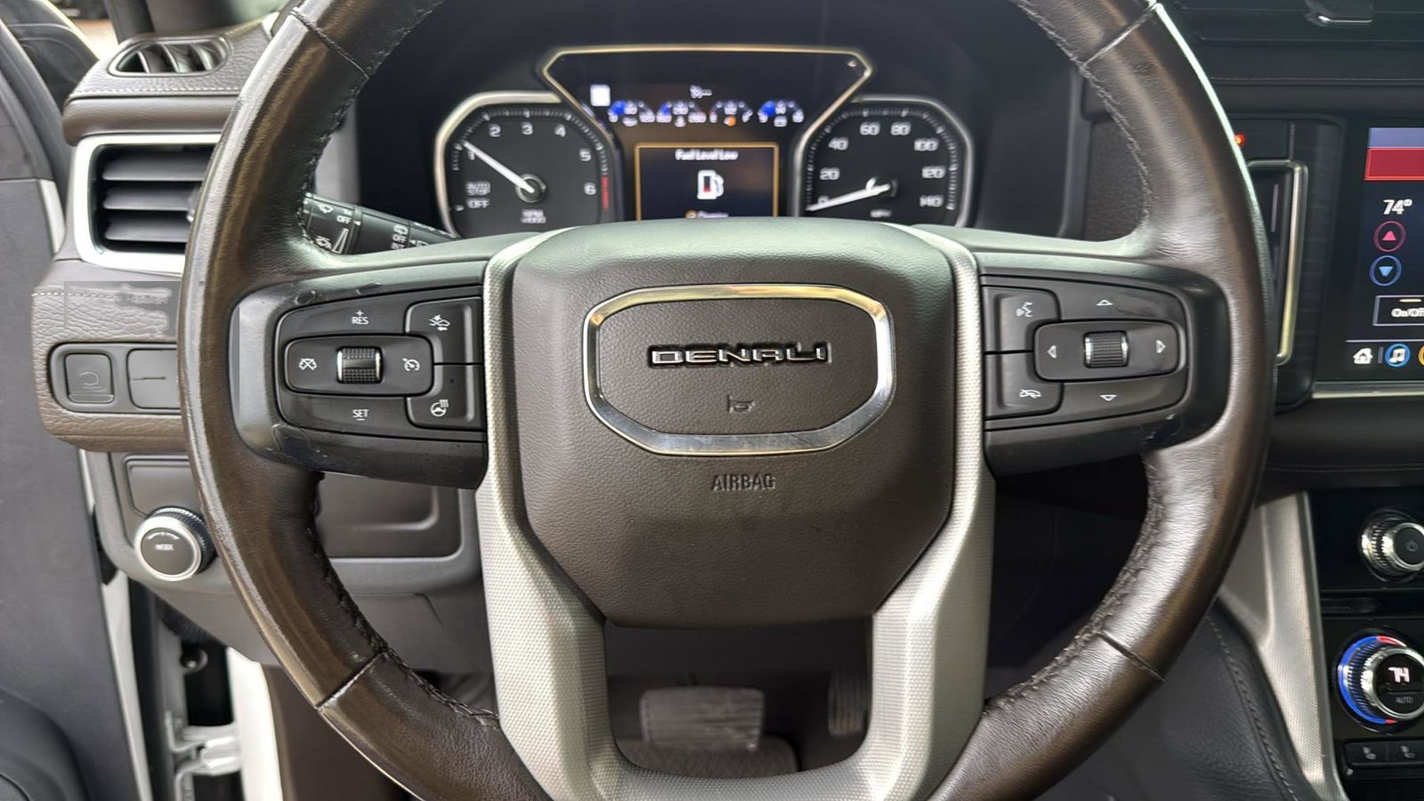 Used 2021 GMC Yukon Denali image 15