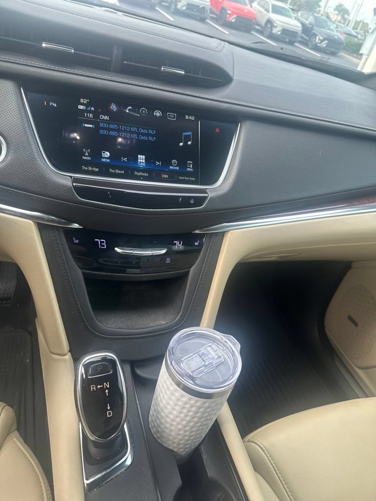 Used 2019 Cadillac XT5 Luxury FWD image 2