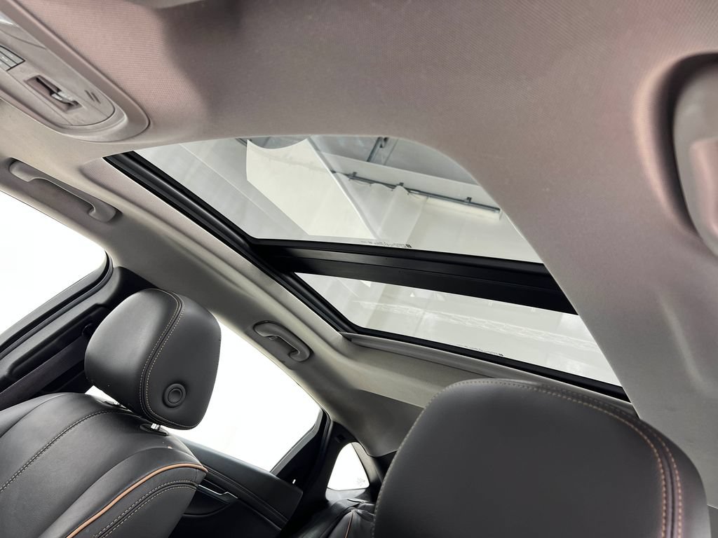 Used 2015 Chevrolet Impala LTZ FWD image 12
