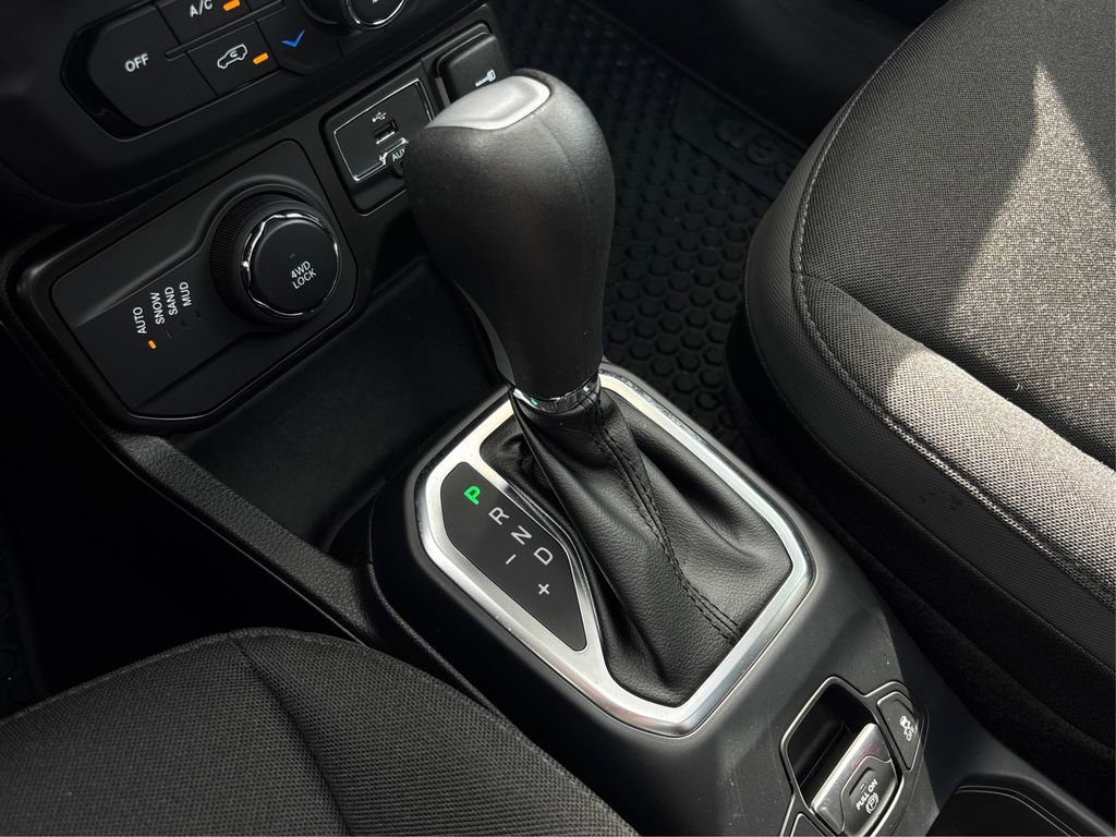 Used 2023 Jeep Renegade Latitude w/ Sun/Sound Group image 36