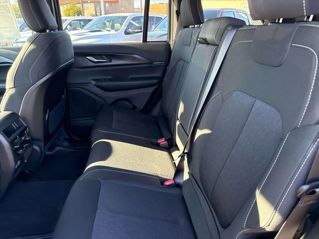 New 2025 Jeep Grand Cherokee Laredo X RWD image 7