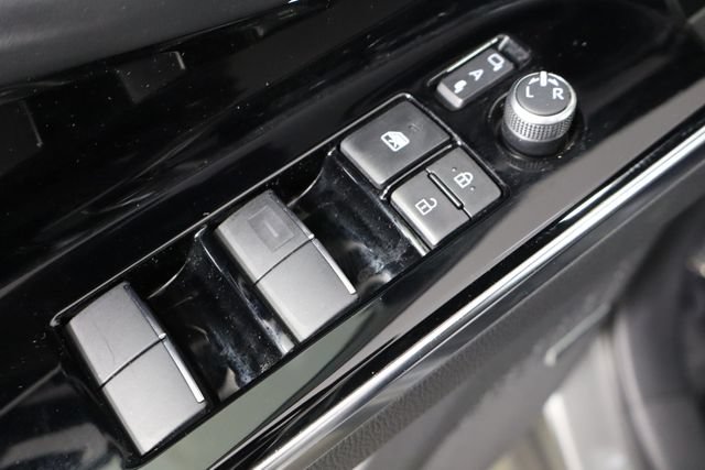 Used 2023 Subaru Solterra AWD image 22