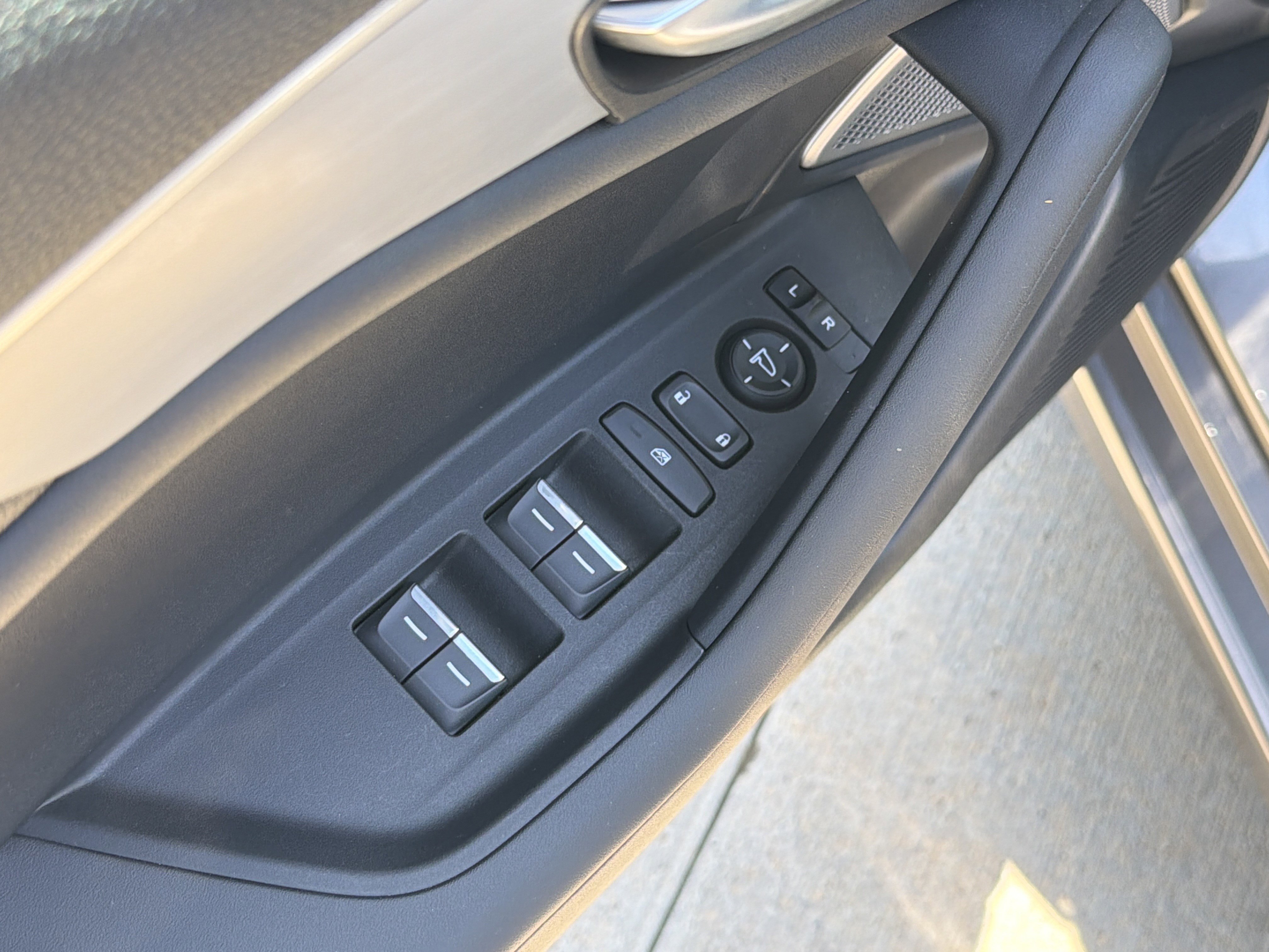 Used 2025 Acura TLX w/ Technology Package FWD image 12