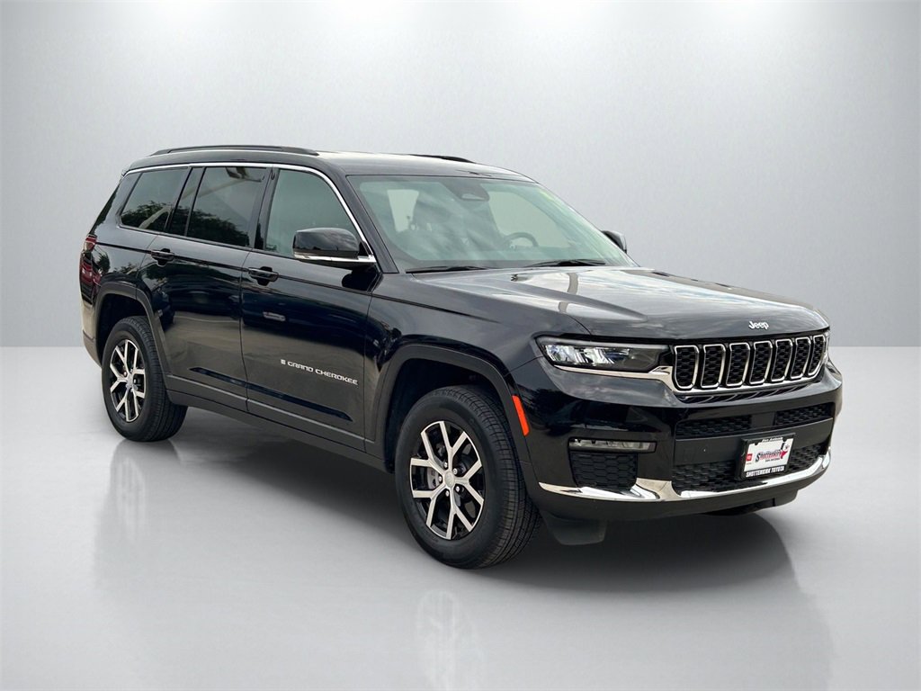 Used 2025 Jeep Grand Cherokee L Limited image 3