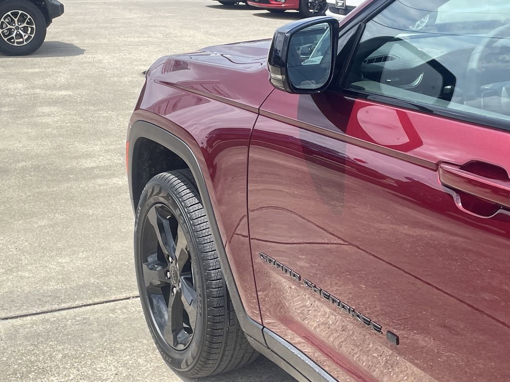 New 2025 Jeep Grand Cherokee L Limited w/ Black Appearance Package image 10