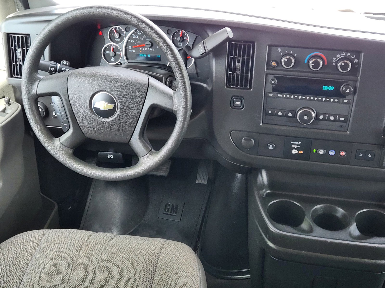 Used 2024 Chevrolet Express 3500 LT w/ LT Preferred Equipment Group RWD image 9