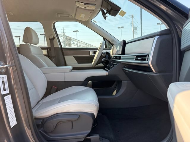 Used 2025 Hyundai Santa Fe SEL FWD image 8