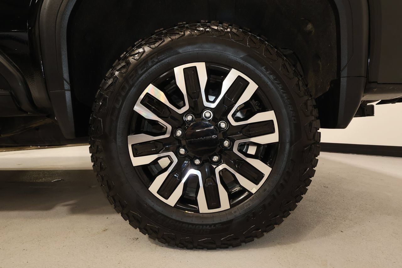 Used 2025 GMC Sierra 3500 Denali Ultimate AWD/4WD image 36