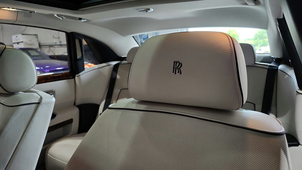 Used 2013 Rolls-Royce Ghost RWD image 30