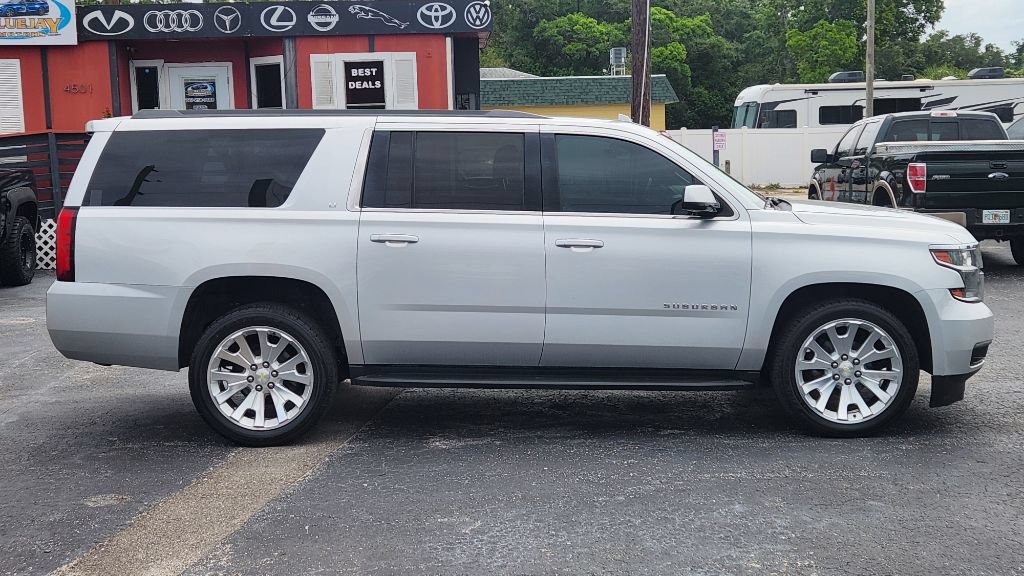 Used 2018 Chevrolet Suburban LT RWD image 7