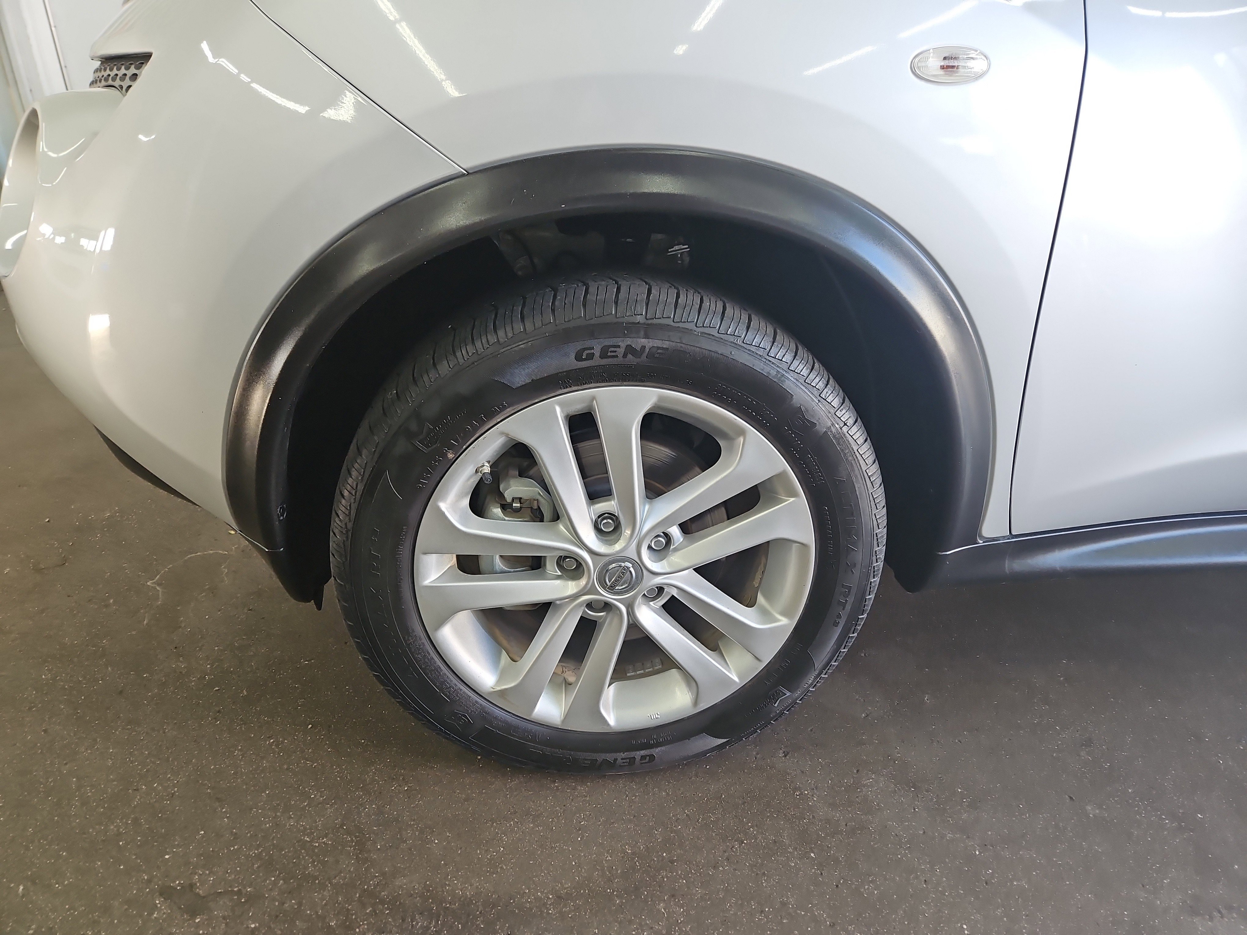 Used 2013 Nissan Juke SL image 19