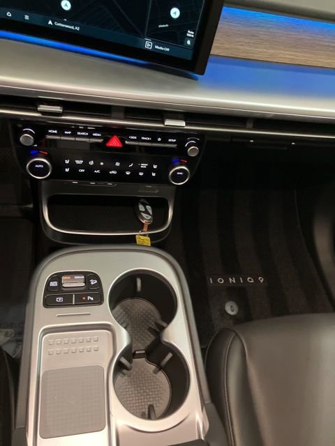 Used 2026 Hyundai Ioniq 9 SEL image 18