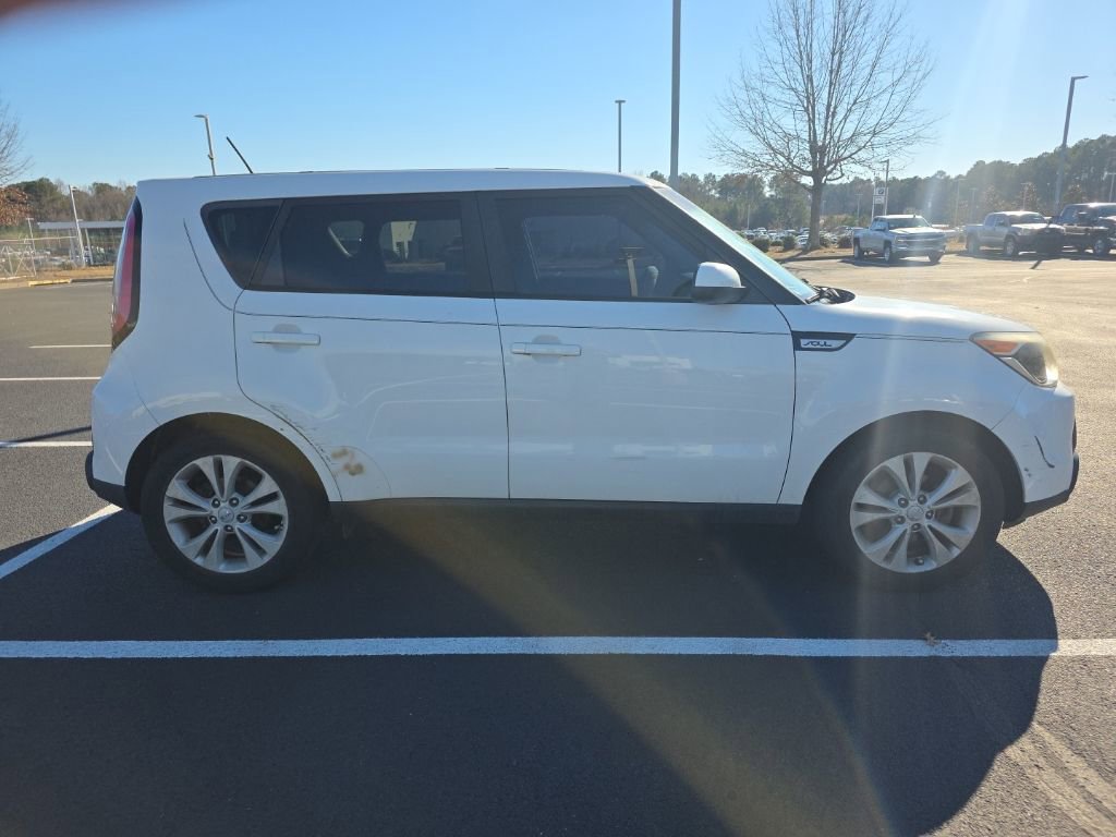 Used 2015 Kia Soul + image 9