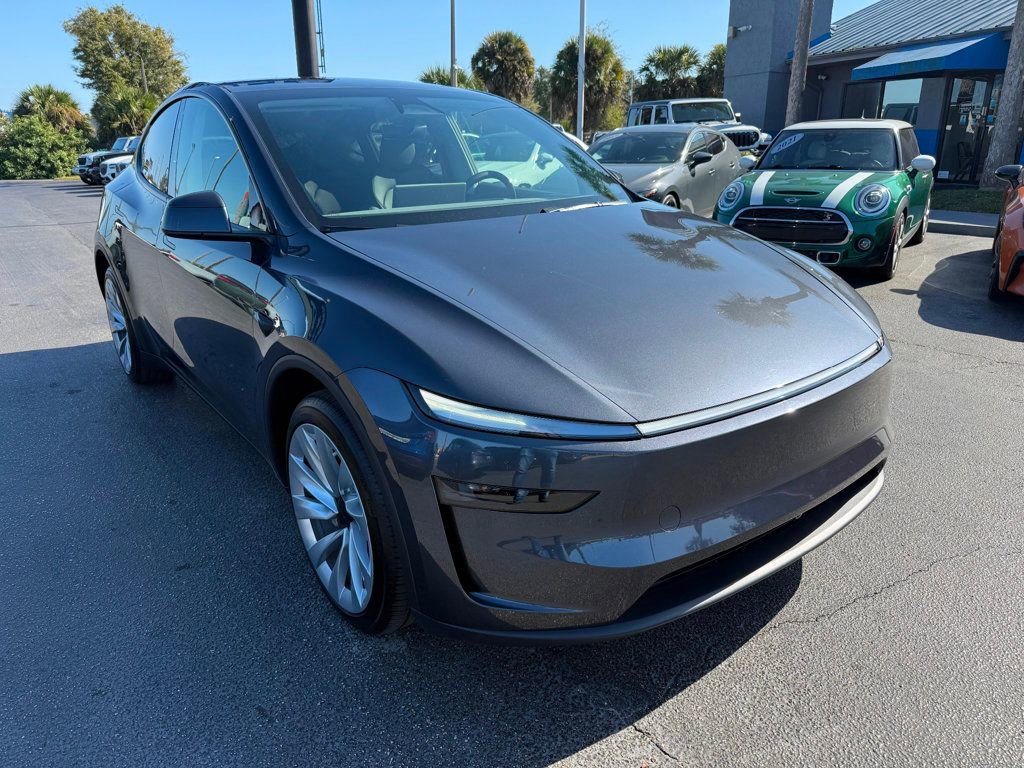 Used 2026 Tesla Model Y 2WD image 3