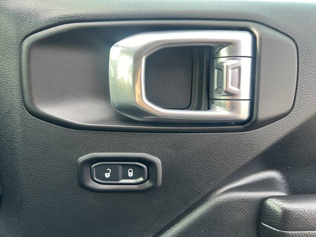 Used 2022 Jeep Gladiator Sport image 21