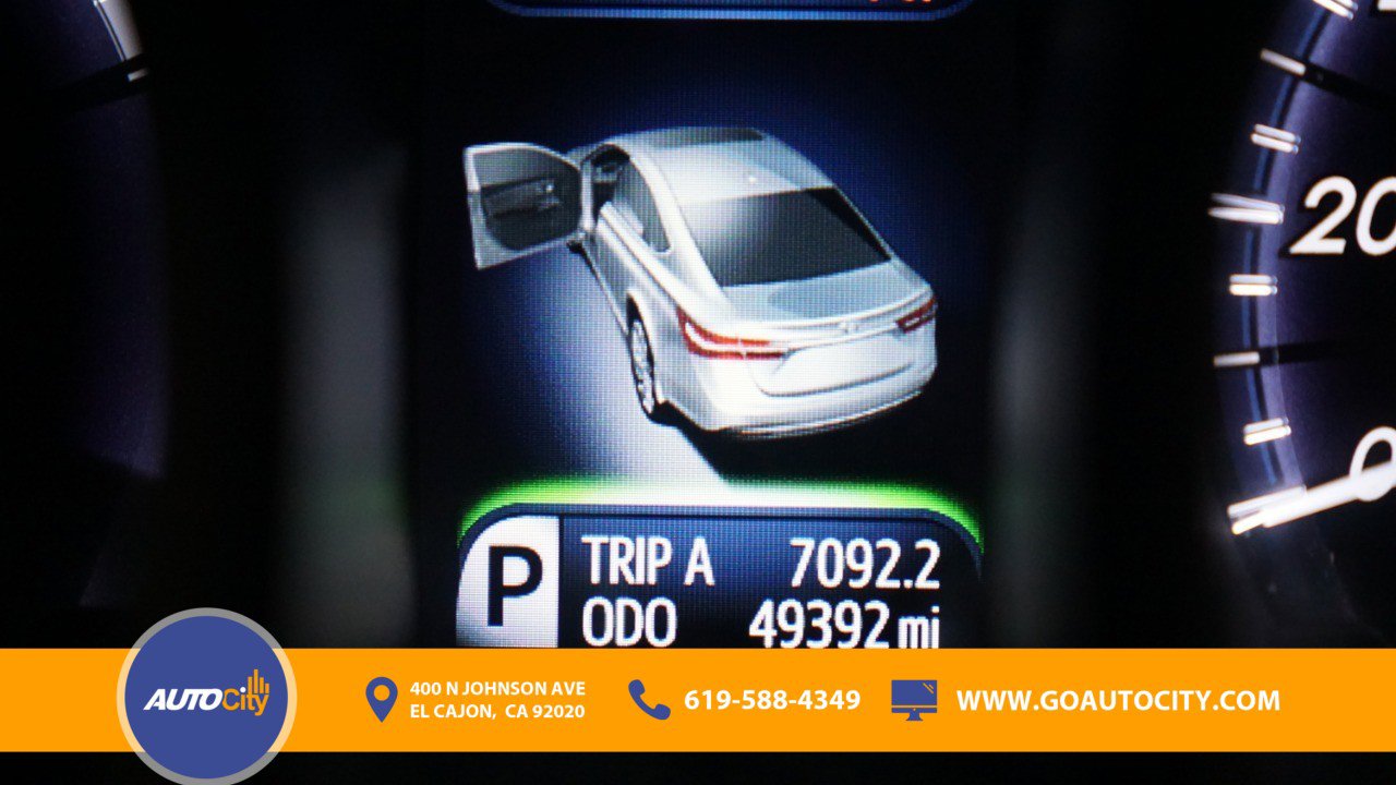 Used 2017 Toyota Avalon Limited w/ Carpet Mat Package FWD image 3