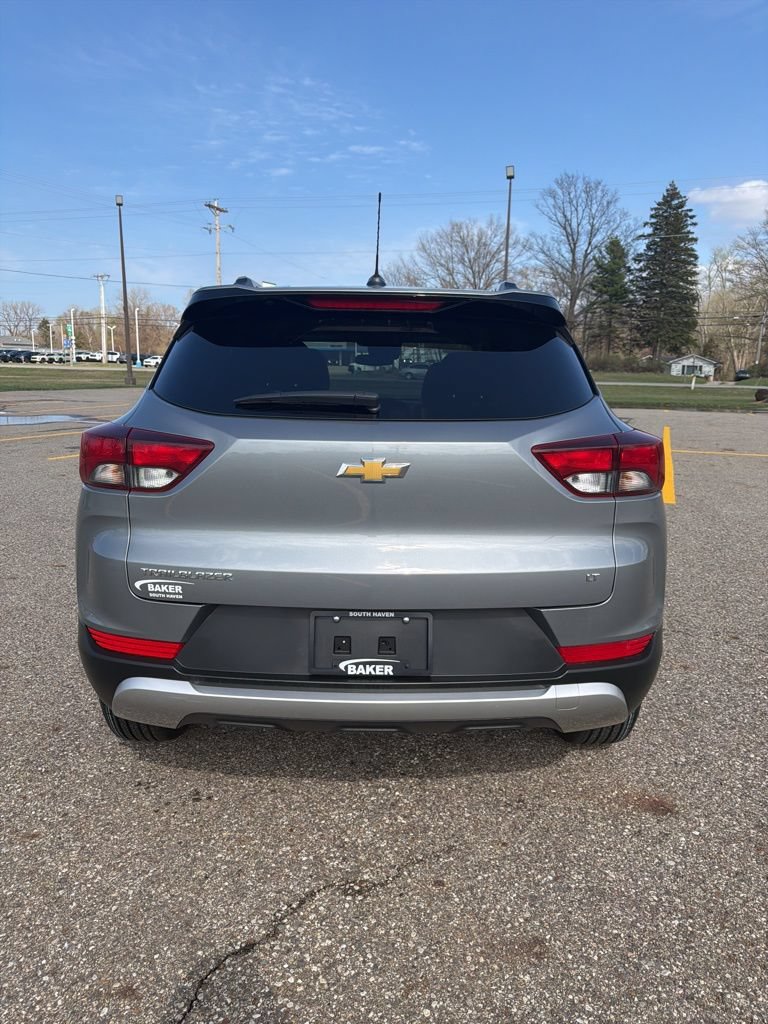 Used 2023 Chevrolet TrailBlazer LT FWD image 6