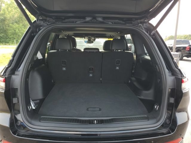 Used 2023 Jeep Grand Cherokee Altitude AWD/4WD image 10